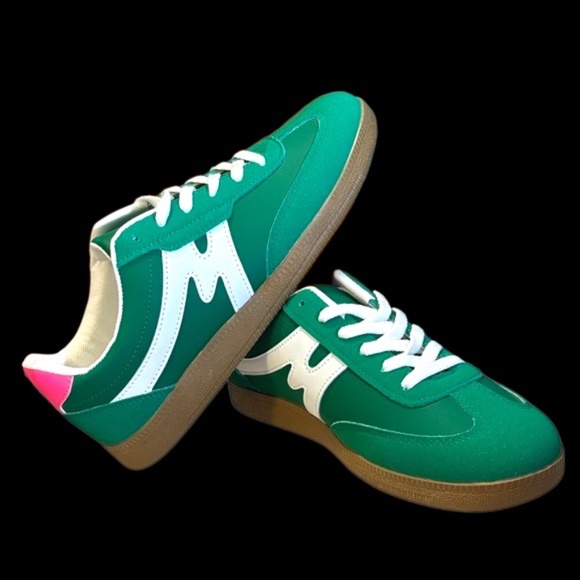 NWOT-Green Low-Top Sneakers with White Wave & Pink Accents - Picture 15 of 15